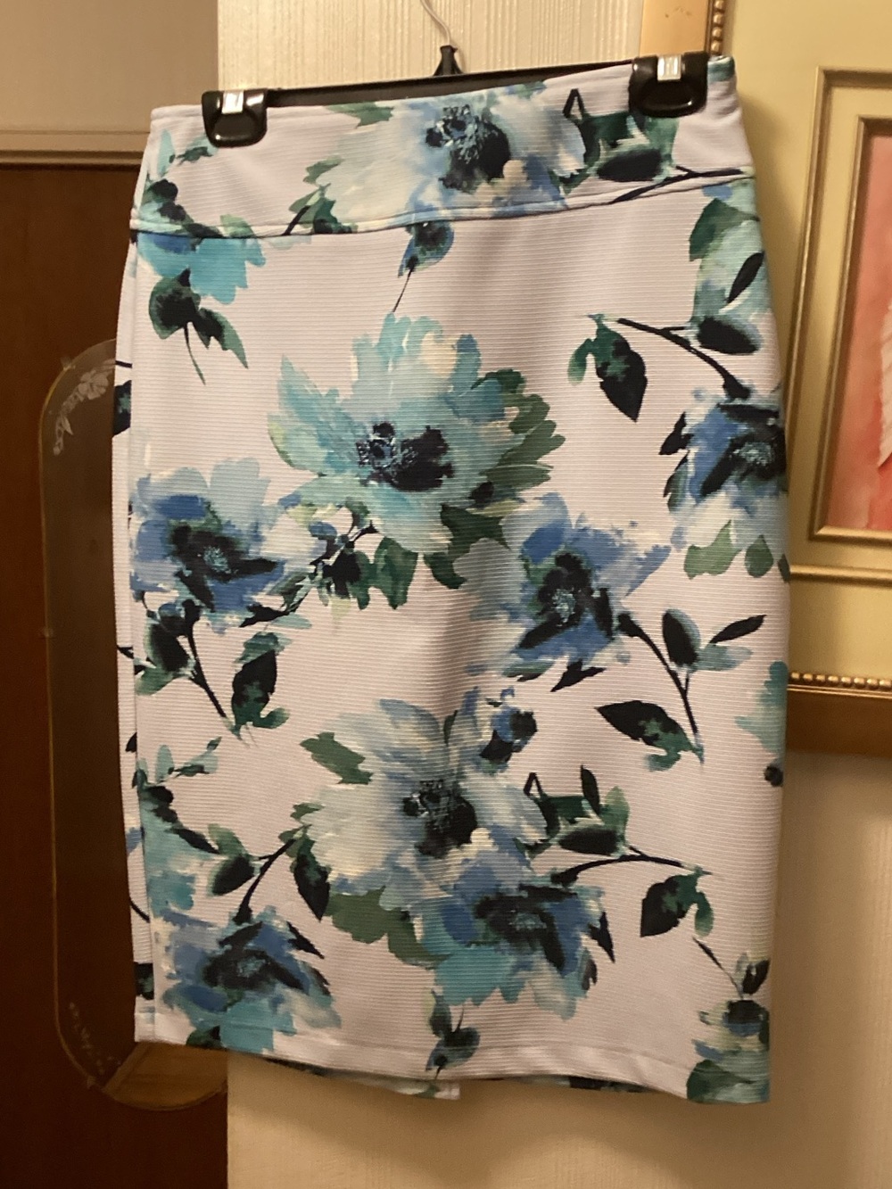 SOHO Apparel  Floral Pencil Skirt in Blue and Green SZ S. $15